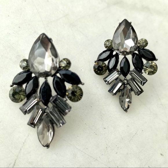 SOLD Rhinestone Smoky Gray Black Vintage Earrings Pierced Gothic Dark Academia - Picture 6 of 6